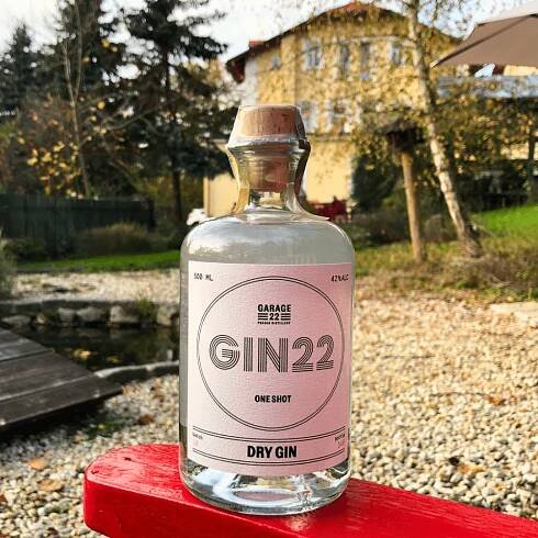 Český gin značky Garage22 u nás - Boutique Hotel SwissHouse