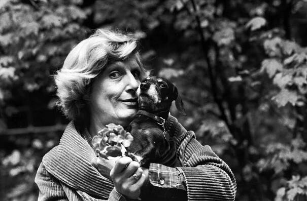 Actress Nancy Marchand with her dog in 1982, when she was a regular on the television show "Lou Grant."