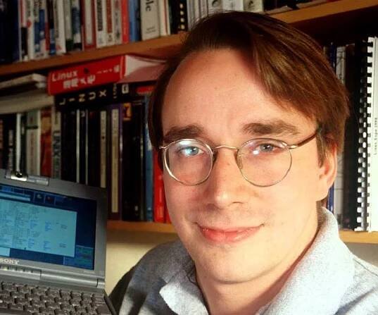 Linus Torvalds Biography - Facts, Childhood, Family Life & Achievements