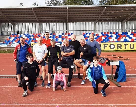 Blanenští atletičtí  veteráni.jpg