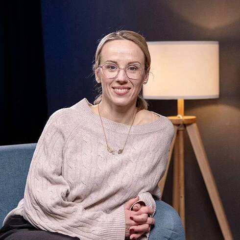 Petra Hřebíčková o rodině, Langmajerovi a o tom, jak jí Menzel změnil život – FACE TO FACE – Lyssna här