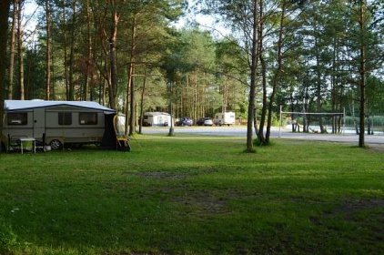 Family kemp | Máchovo Jezero | ubytování přímo u jezera - bungalovy, chatky, karavany, stany, kemp s vlastní písčitou pláží