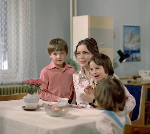 Bakaláři - Vlak - Z filmu - Eva Jakoubková