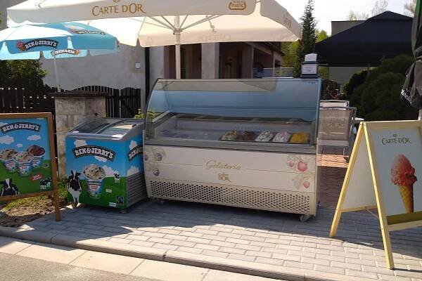 Prodej zmrzliny Ben & Jerry’s a pizza foto 1