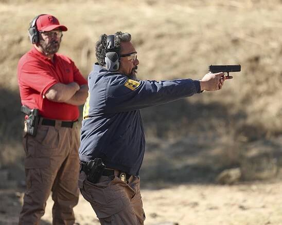 The Rookie: Feds - The Offer - Z filmu - Felix Solis