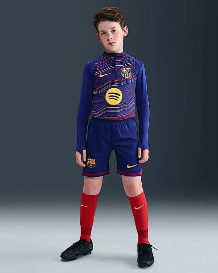 Replika domácích fotbalových kraťasů Nike Dri-FIT FC Barcelona Stadium 2025/26 pro větší děti - Deep Royal Blue/Noble Red/Midwest Gold