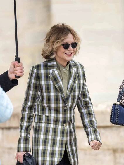 Meg Ryan’s Paris Fashion Week Look Is Straight Out of ‘When Harry Met Sally’