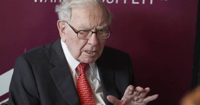 Berkshire Hathaway miliardáře Buffetta zvýšila zisk. Dařilo se hlavně pojišťovnictví