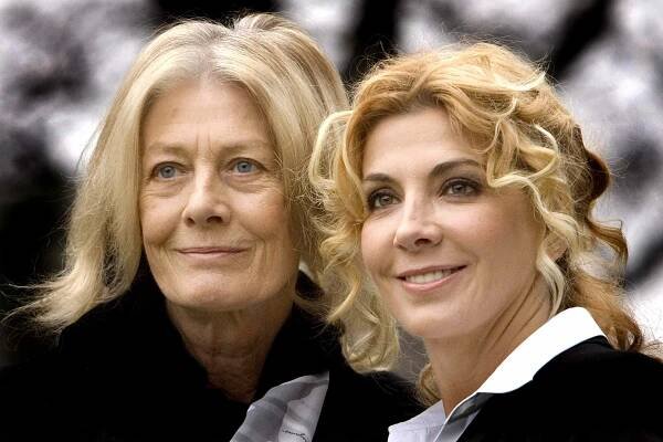 Vanessa Redgrave and her daughter Nathasha Richardson pose during a photocall of movie "The White Countess" directed by US director James Ivory.