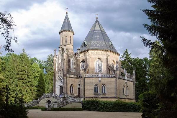 Schwarzenberská hrobka v Třeboni - Domanín, Jižní Čechy | Regiontourist.cz