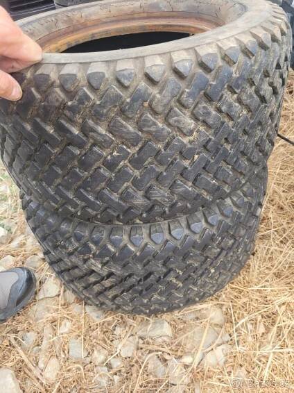 Pneu na sekačku 23x10.50-12