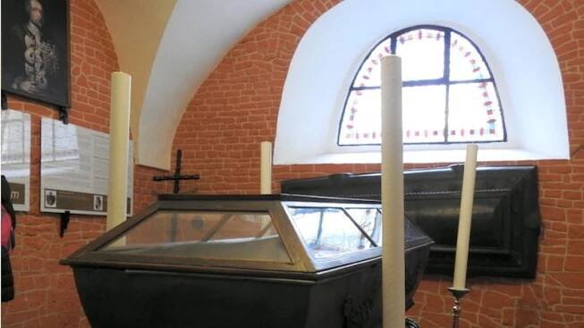 Trenckova mumie v kapucínské hrobce je kompletní i s ukradeným prstem