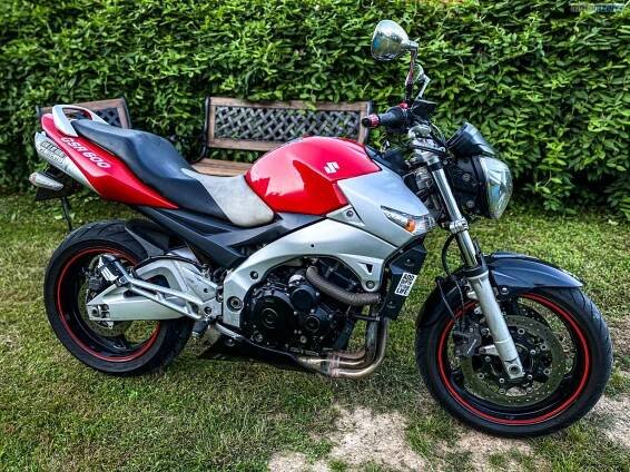 Suzuki GSR 600