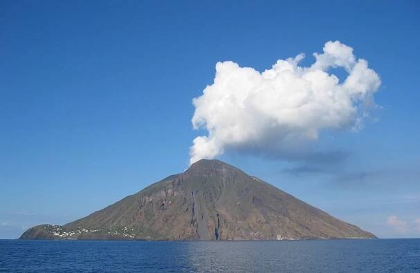 Největší sopku Evropy skrývá Tyrhénské moře. Itálii hrozí dvacetimetrovou tsunami