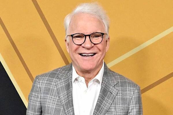 Seth Meyers Recalls SNL Sketch 'Failure' That 'Still Sticks with Steve Martin'