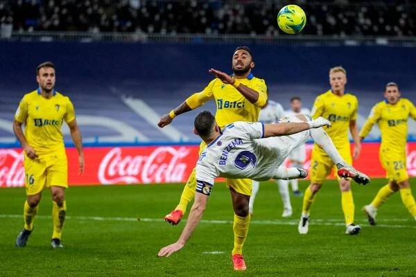Real Madrid held at home by struggling Cadiz