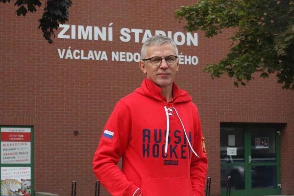 Hvězdný hokejista Igor Larionov přijel do Hodonína s ruskou dvacítkou.