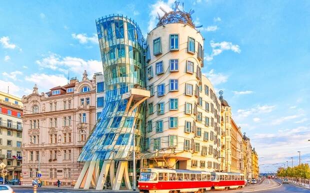 Pobyt u Westfield Chodov v TOP HOTELU Praha **** s polopenzí formou bufetu a neomezeným wellness + fitness