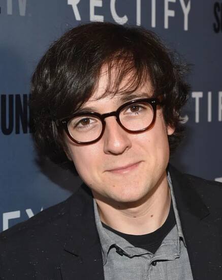 Josh Brener Wiki, Height, Age, Girlfriend, Wife, Family, Biography & More - Biographied.com