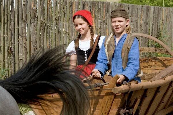 Kathleen Frontzek, Max von der Groeben - Červená Karkulka - Z filmu