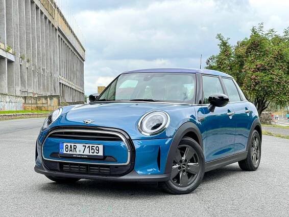 Test MINI Cooper: Perfektně jezdící stylovka – GripTV