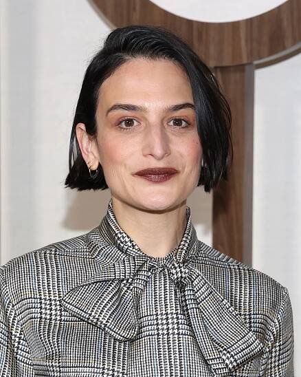 LOS ANGELES, CALIFORNIA - JUNE 07: Jenny Slate arrives at FX's 