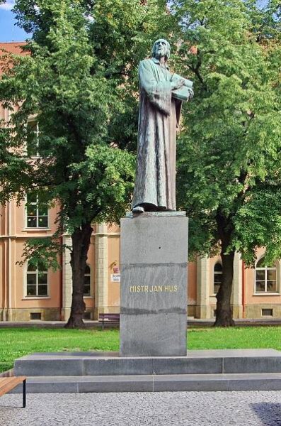 Soubor:Chrudim pomník Mistra Jana Husa.jpg