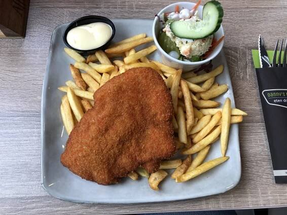 Schnitzel plate served on a square plate