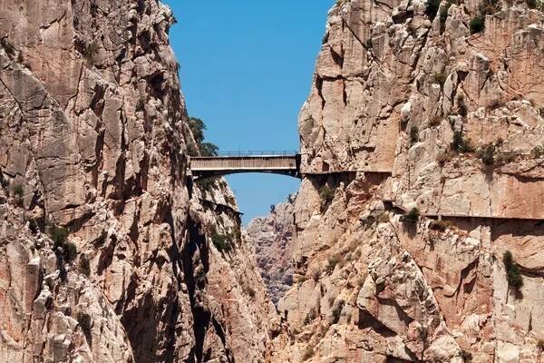 Královská stezka (el caminito del rey) v soutěsce chorro, malaga provin — Stock obrázek