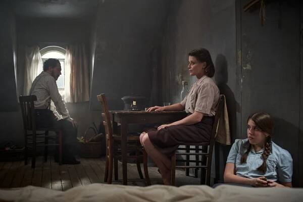 Guillaume Gallienne, Adeline D'Hermy, Violette Guillon - La Vie devant moi - Z filmu