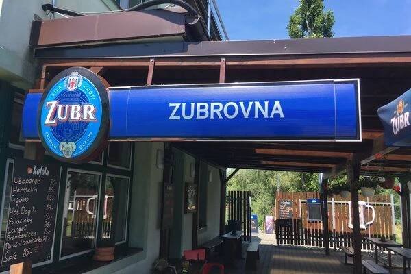 Zubrovna na hřišti foto 1