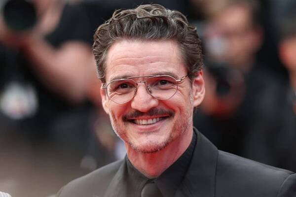 Here Are All The Pedro Pascal Glasses You Need