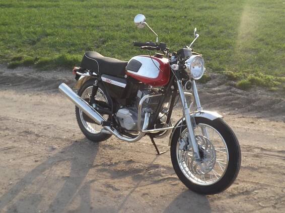  JAWA 350/640 - RETRO 634, černo-červená 
