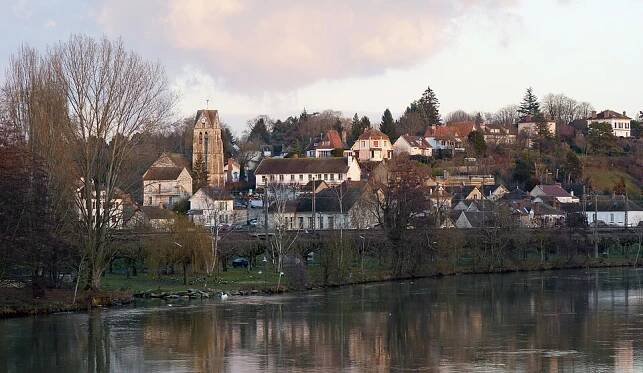 Vista de Fontaine-Le -Port