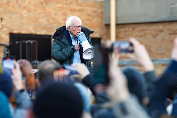 Bernie Sanders draws 10,000 supporters to Warren for a 'Fight Oligarchy' rally • Michigan Advance