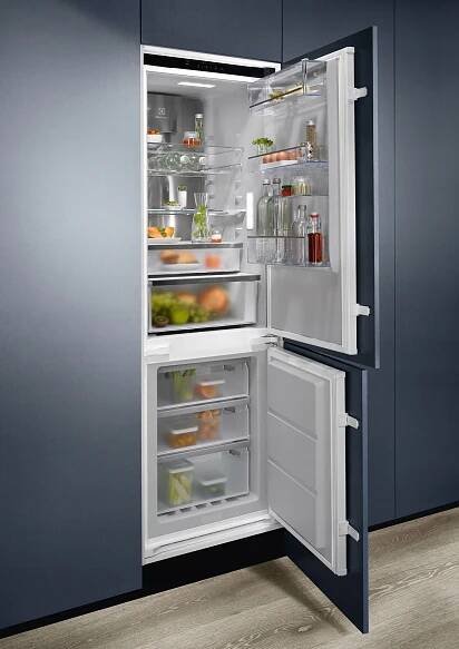 Vestavná chladnička Electrolux ENC8MC18S No Frost 177,2cm 35 dB 248 L Kód výrobce ENC8MC18S