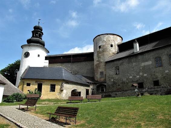 Soubor:Zámek Úsov (2).jpg – Wikipedie