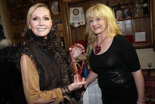 Helena Vondráčková sbírá zlato a diamanty. Víme, kde je schovává