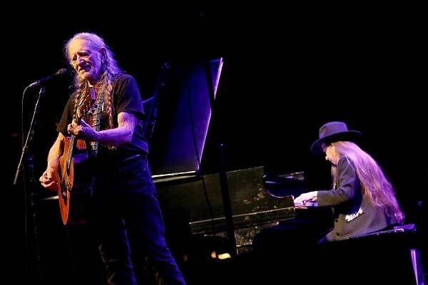 Willie Nelson ; Bobbie Nelson