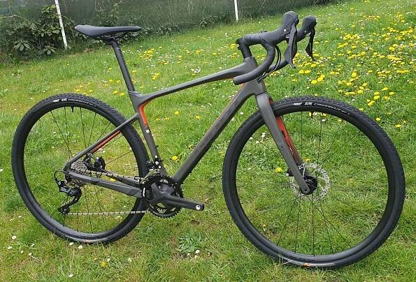 Giant Revolt Advanced 3 black 2.jpg