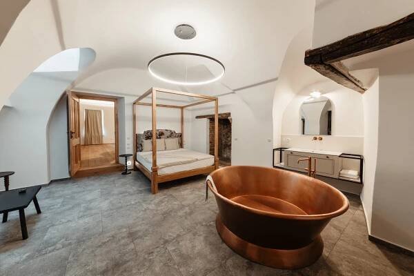Královské apartmá Deluxe s vanou | Hotel Clemar