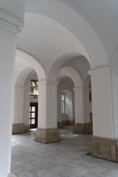Soubor:DM - Místodržitelský palác - chodba (02).jpg – Wikipedie