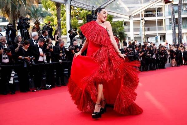 Nádherné rozloučení s festivalem v Cannes: Odvážné dekolty a róby všech barev!