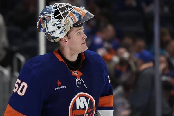 Marcus Högberg reacts during the Islanders-Rangers game on April 10, 2025. 