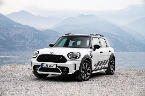 MINI Cooper SE Countryman ALL4 edice Untamed | BRZDA.cz