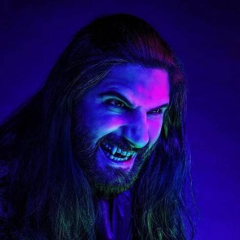 Kayvan Novak - Co děláme v temnotách - Promo