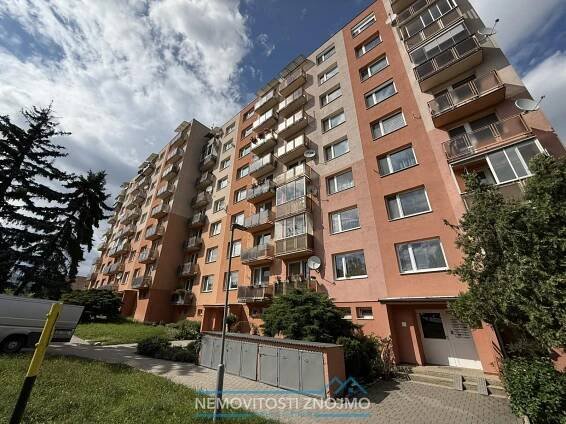 Pronájem bytu 2+kk s balkonem, ul. Kuchařovická, Znojmo