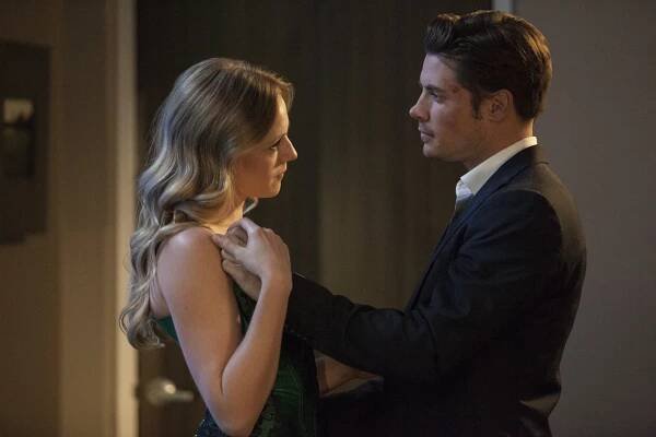 Dallas - Playing Chicken - Z filmu - Emma Bell, Josh Henderson
