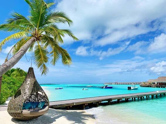 Maledivy pláž South Ari Atoll