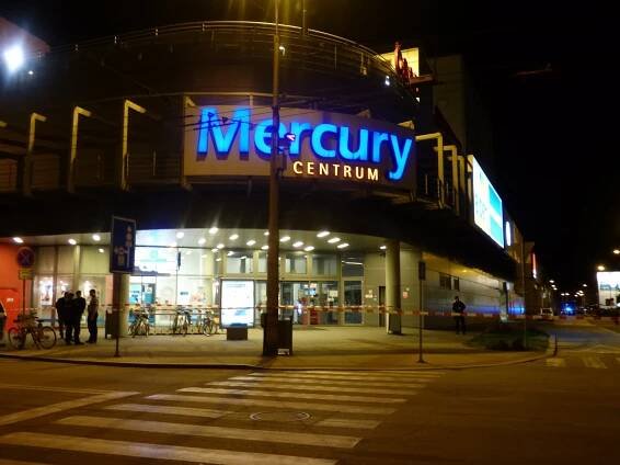 Zapomenutý kufřík způsobil policejní manévry